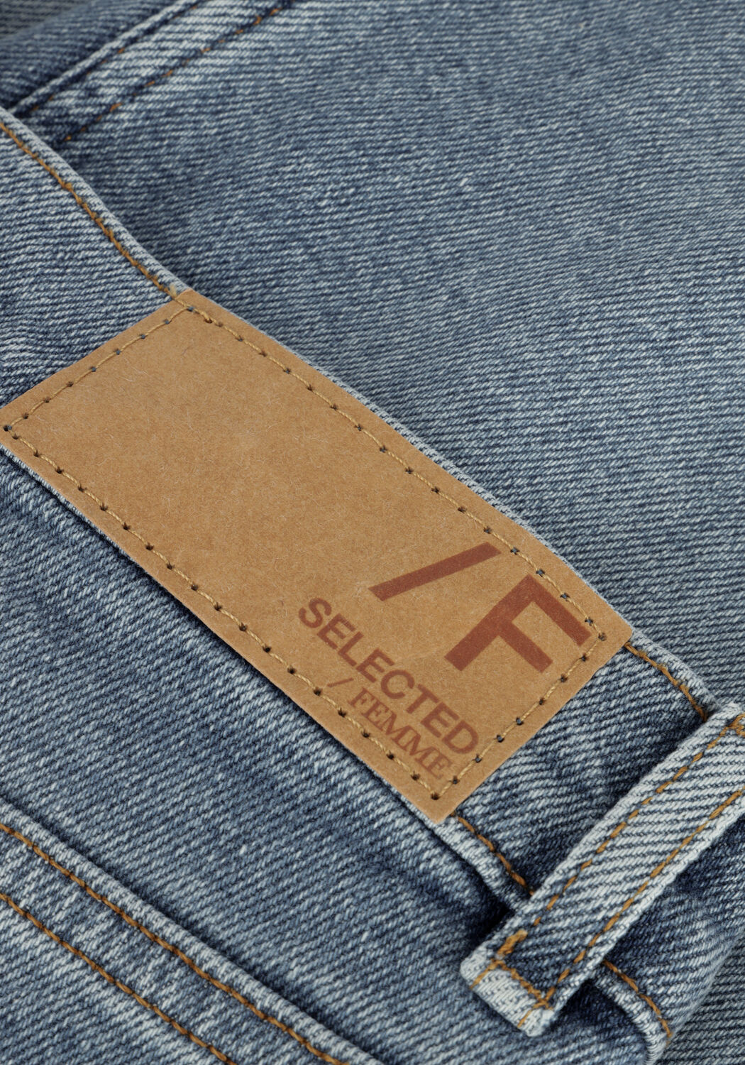 SELECTED WOMEN Mom jeans FELINA HW MOM LAIR BLUE JEANS en bleu - large