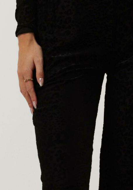 REFINED DEPARTMENT Pantalon large NOVA en noir - large