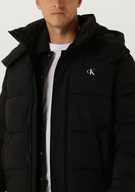 CALVIN KLEIN Veste matelassé ESSENTIALS NON DOWN JACKET en noir - large