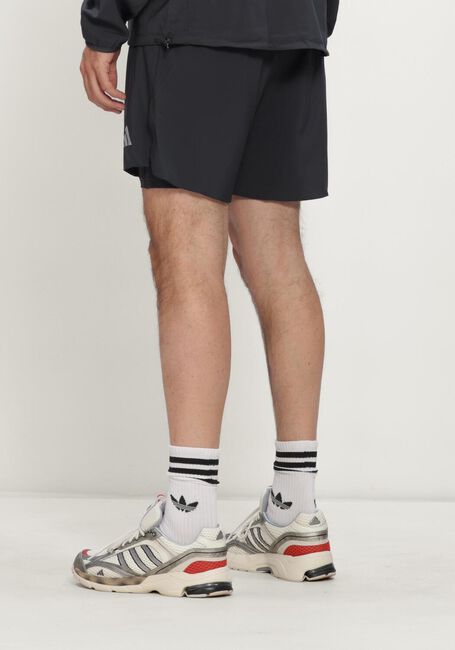 ADIDAS Shorts de sport RUN ESS 21 S M en noir - large