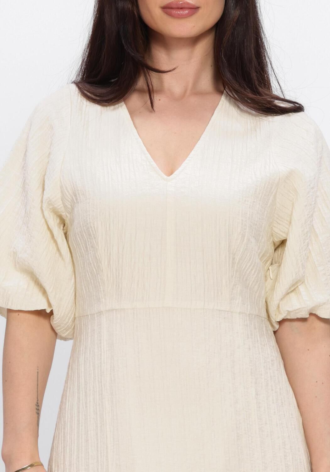 SELECTED WOMEN Robe midi SLFMADDIE SS CLOSED BACK MIDI DRESS en beige - large