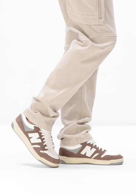 NEW BALANCE Baskets basses U 480 M en marron - large