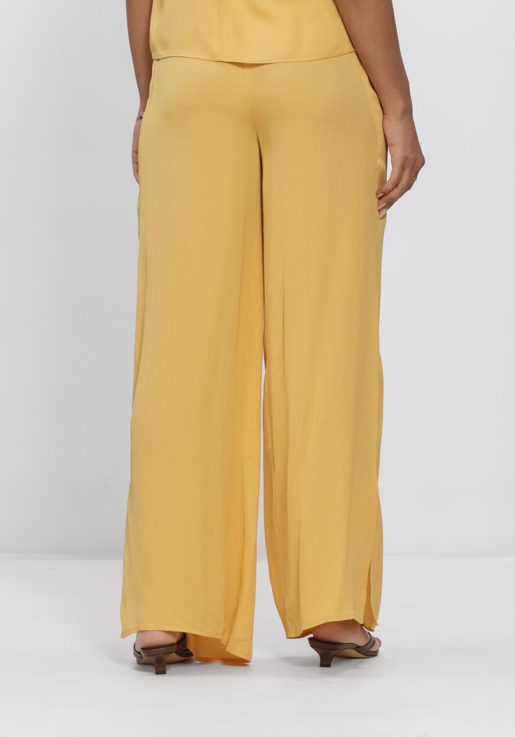 SELECTED WOMEN Pantalon large SLFLAURA HW SLIT PANT B en beige - large