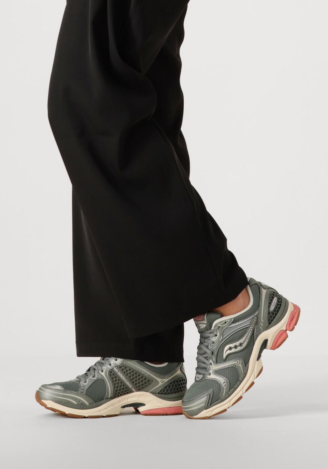 Groene SAUCONY Sneakers PROGRID TRIUMPH 4 - large