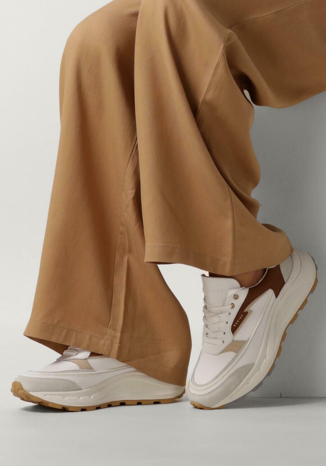 Witte NUBIKK Sneakers OBERON NORA - large