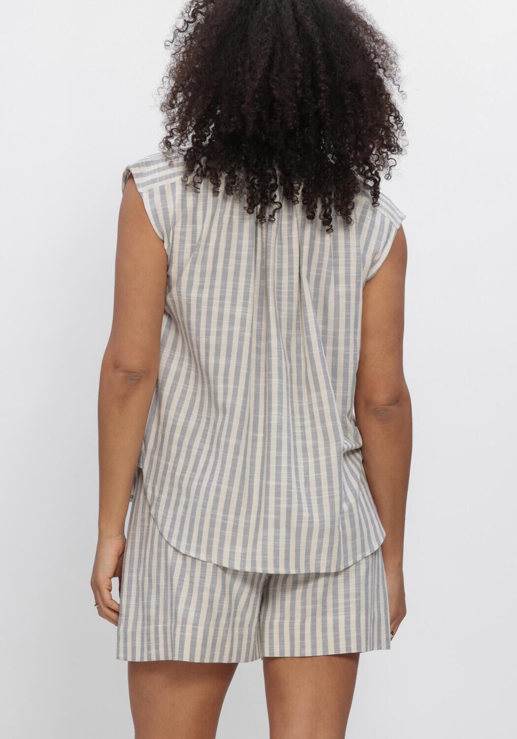 KNIT-TED ROSE Blouses Bleu clair - large