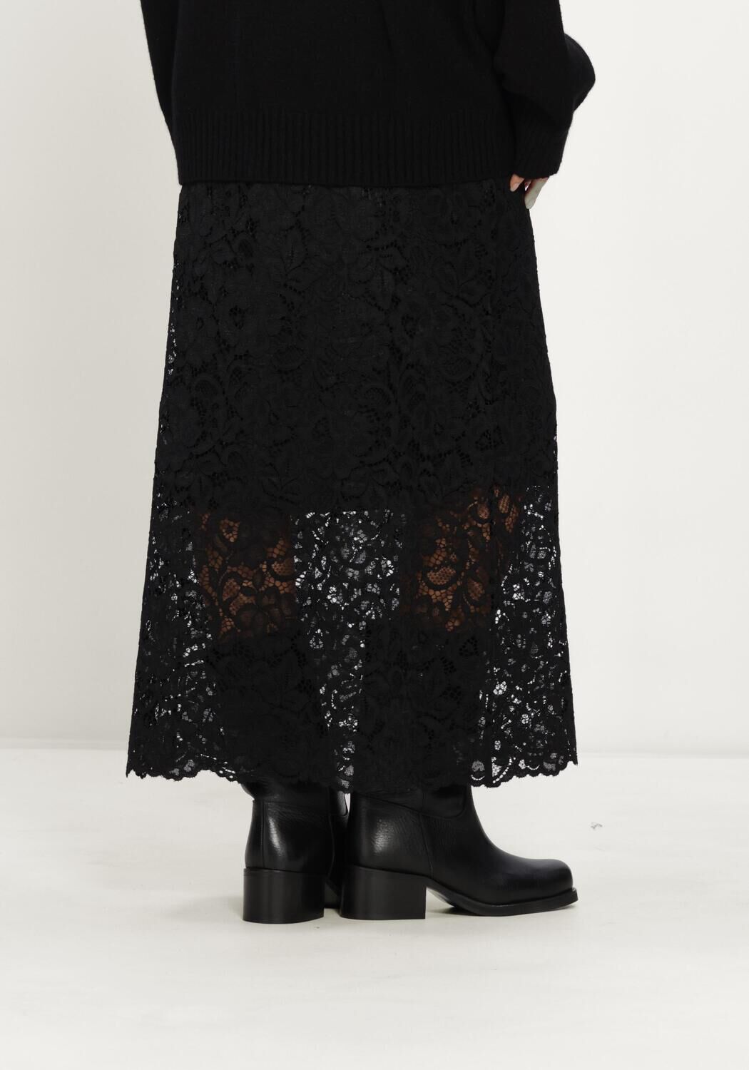 Zwarte Y.A.S. Midirok YASLACEY HW LONG LACE SKIRT - large