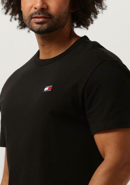 TOMMY JEANS T-shirt TJM REG BADGE TEE EXT en noir - large