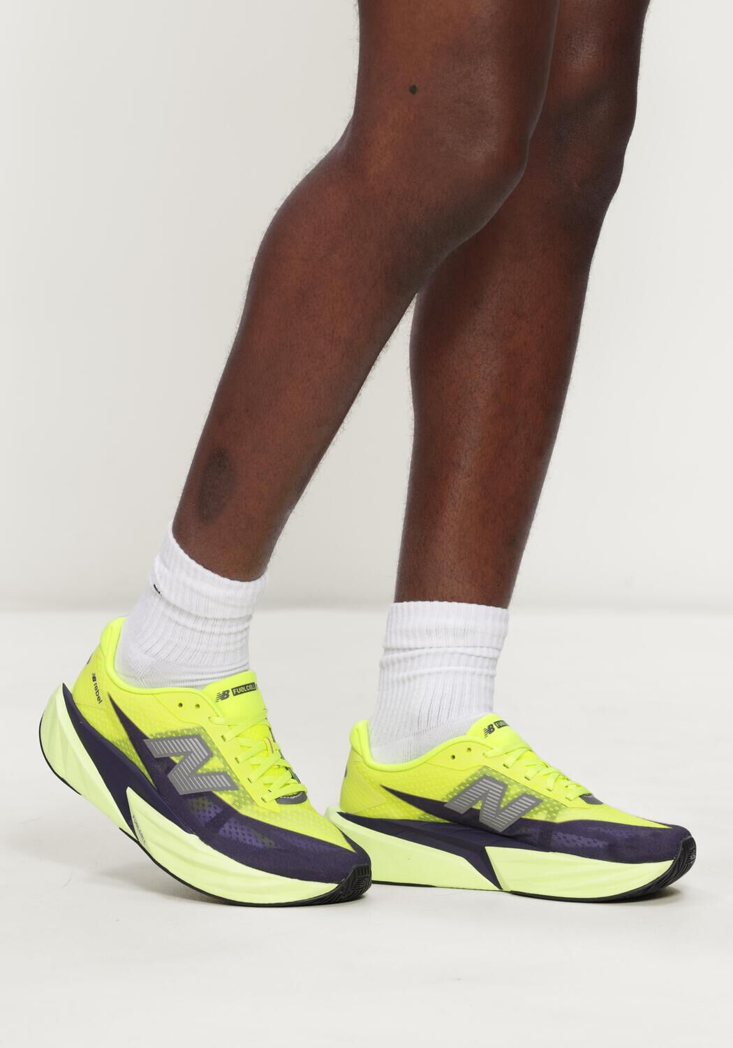Gele NEW BALANCE Sneakers M REBEL V5 - large