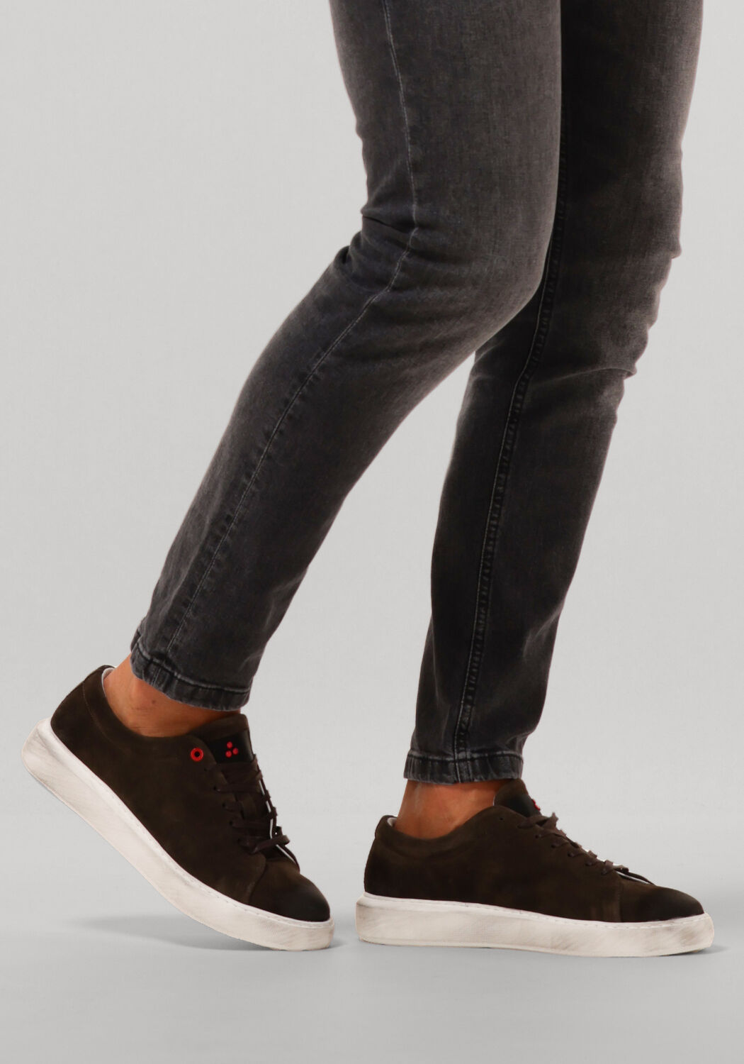 PEUTEREY Baskets basses AUGUSTA 01 en marron - large