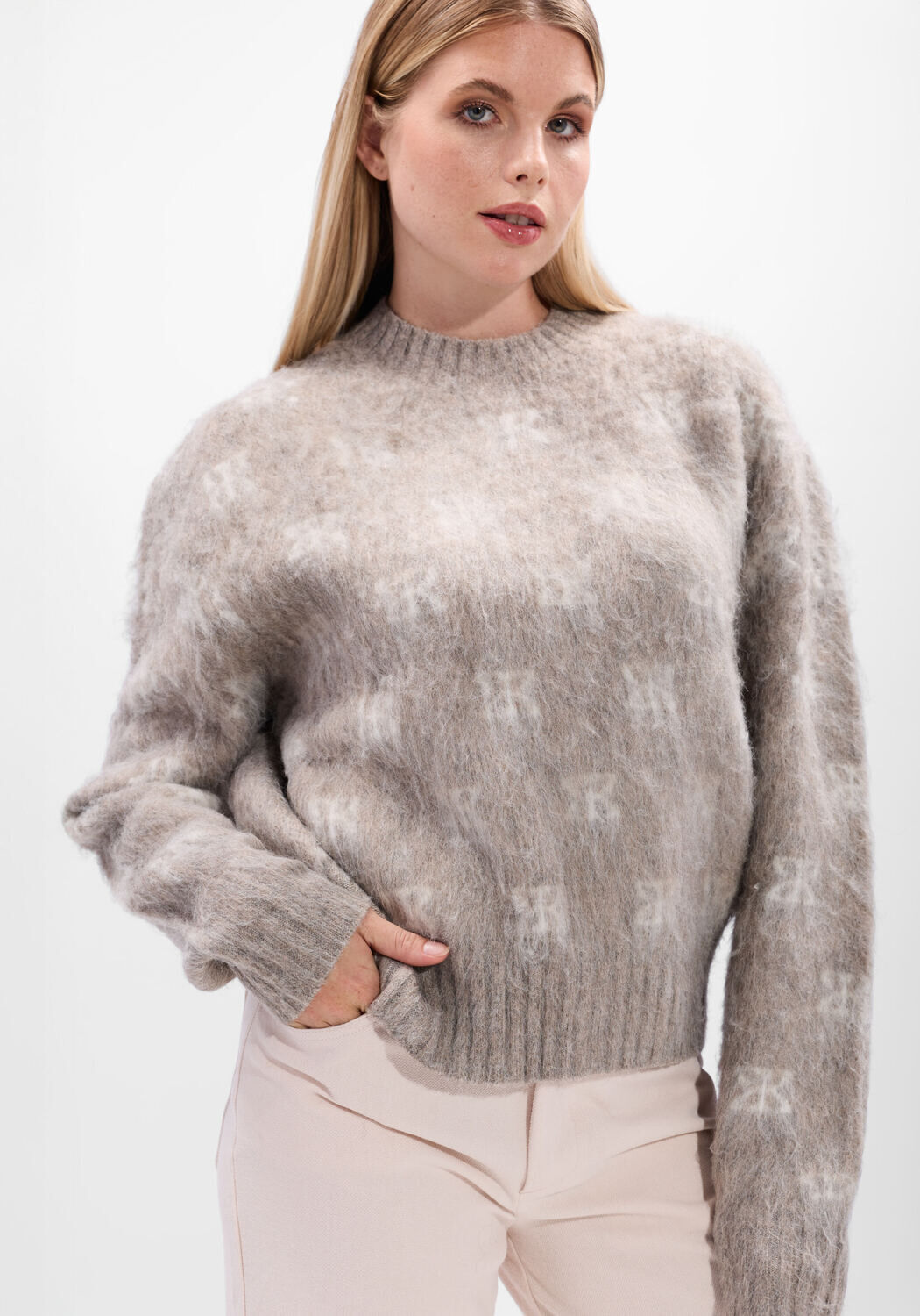 STUDIO AR Pull ALYSSA BRUSHED KNIT en taupe - large