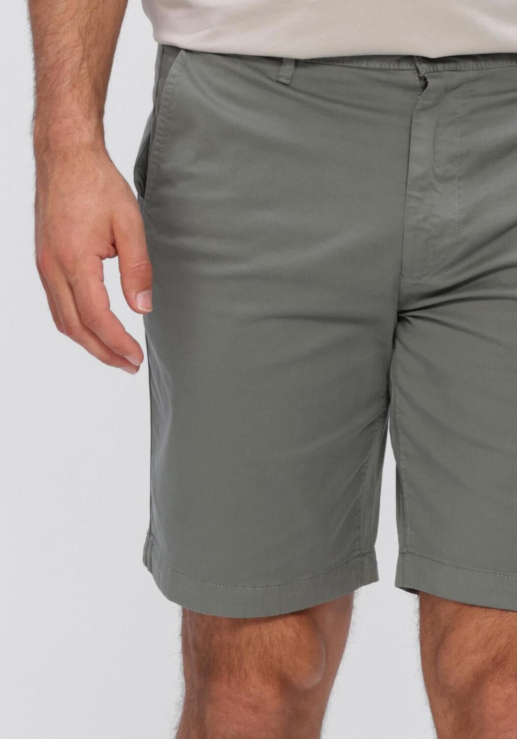 BOSS ORANGE Pantalon courte CHINO-SLIM-SHORT en vert - large