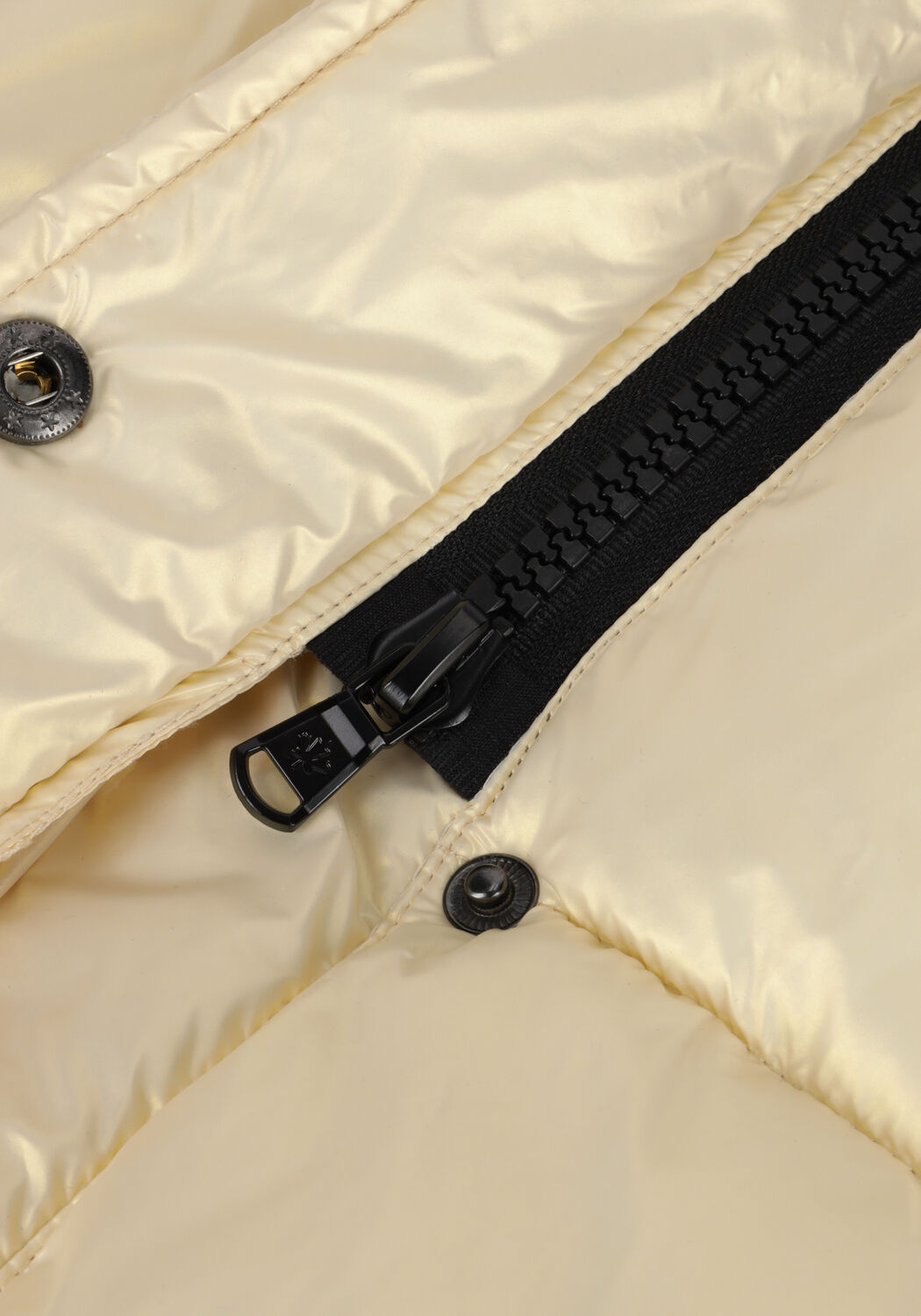 CANADIAN Veste matelass&eacute; NYLON MADEPERLA en blanc - large