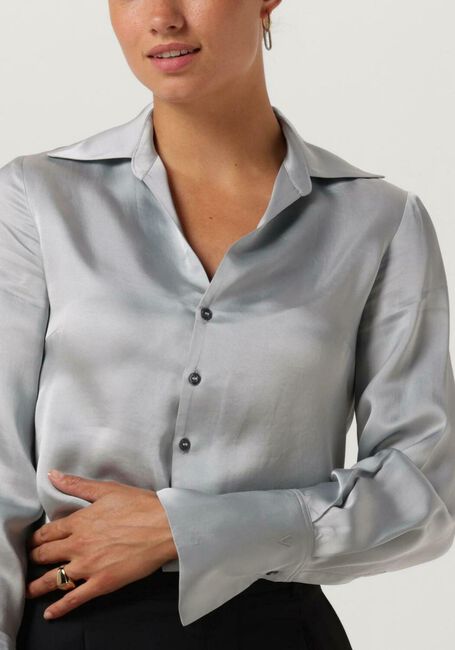 VANILIA SATIN SHIRT Blouses en gris - large