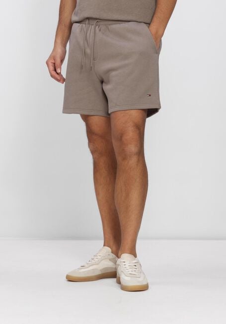 TOMMY JEANS Pantalon courte TJM S FLAG BEACH SHORT EXT en marron - large