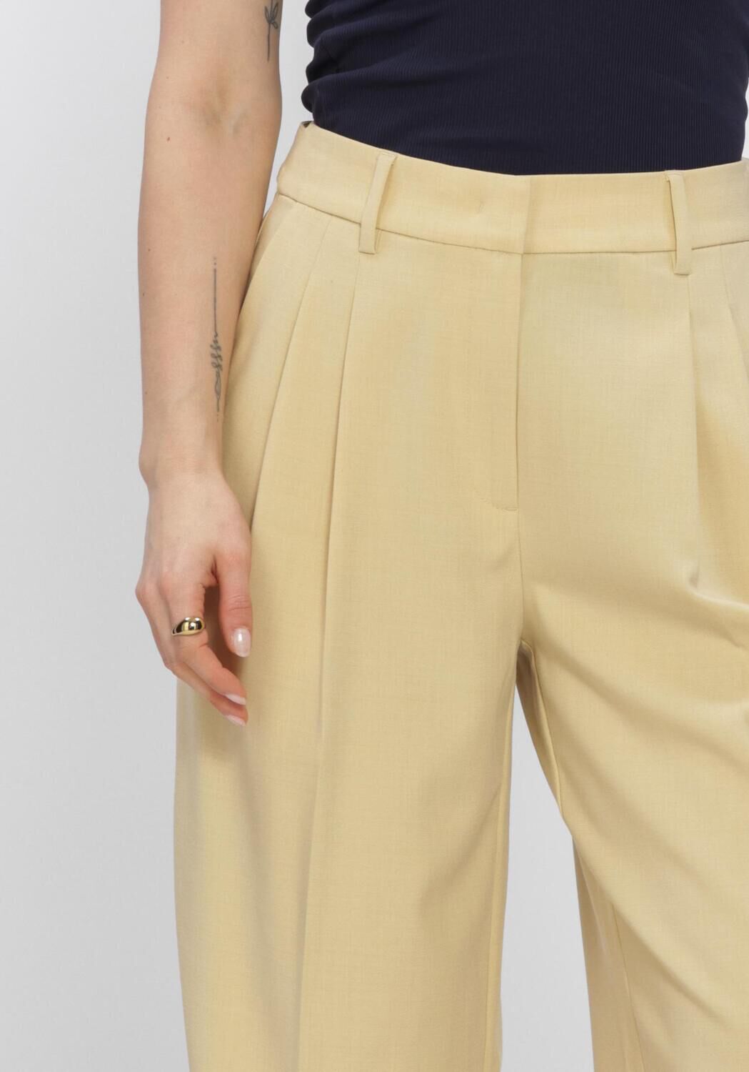 CO'COUTURE NILANCC PLEAT LLPANT Pantalons en jaune - large