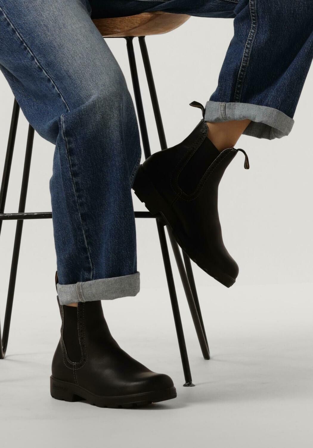 Omoda blundstone shop
