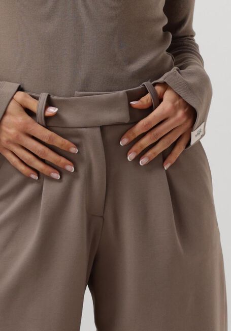 SOEURS DE PROVENCE NOELLE PANT Pantalons en taupe - large