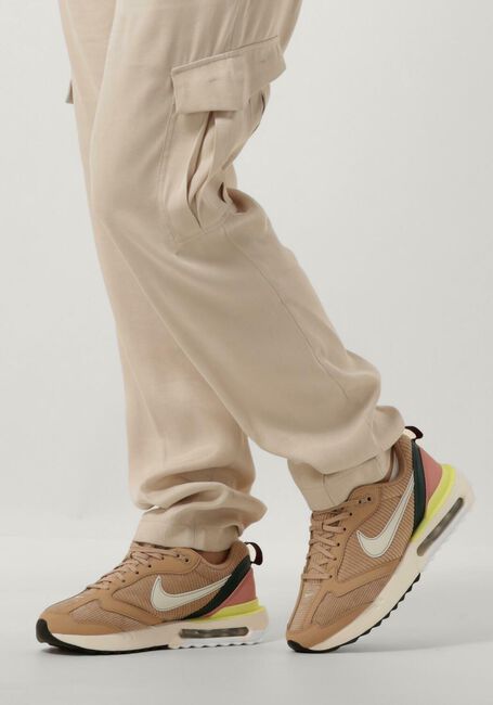 NIKE W AIR MAX DA WN SE Baskets basses en beige - large