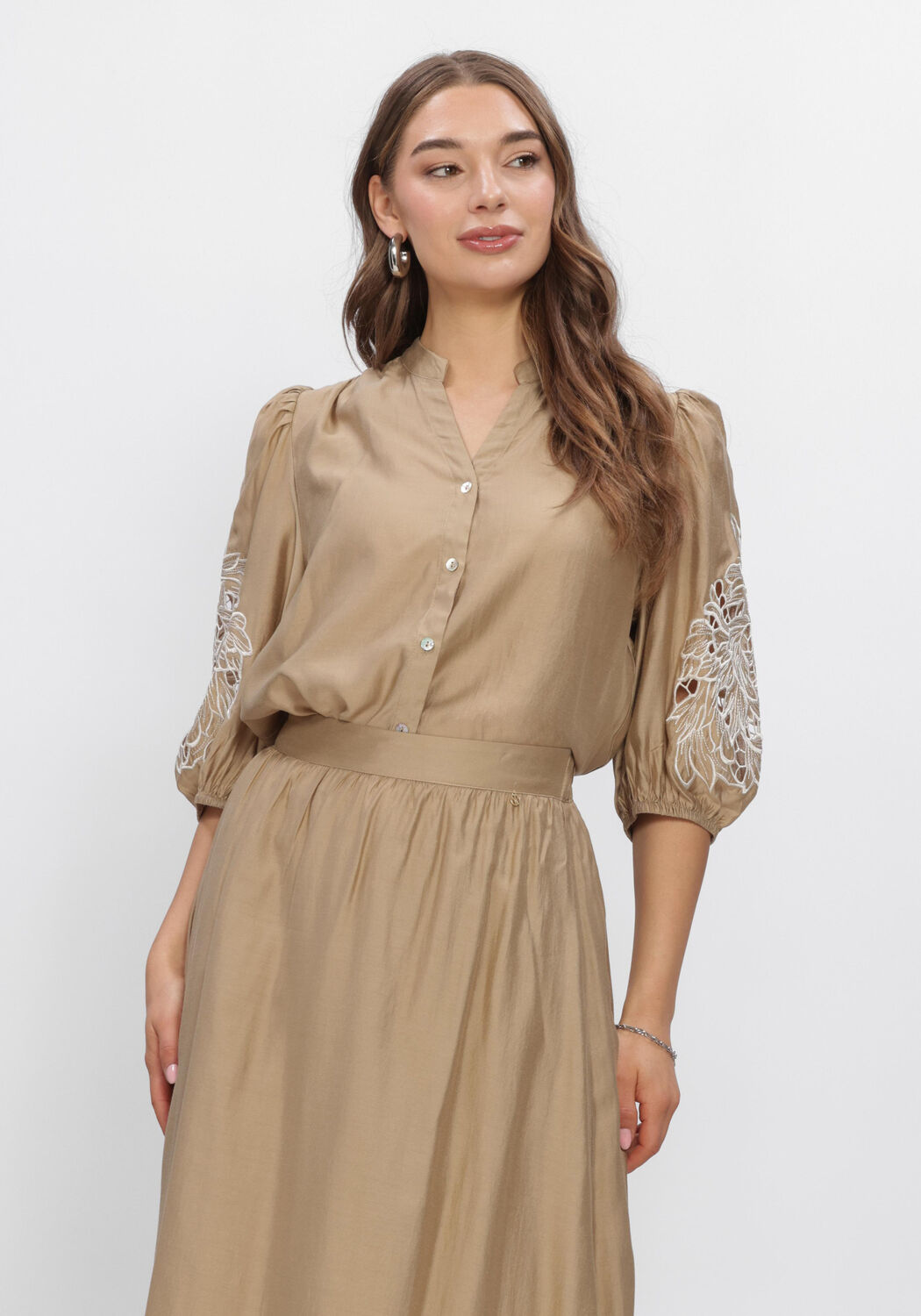 NUKUS ROSIE BLOUSE EMBRODERY Blouses en camel - large