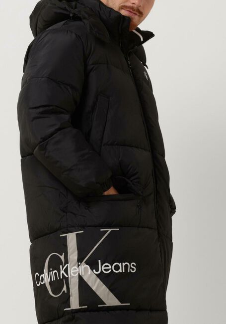 CALVIN KLEIN Veste matelassé ESSENTIALS NON DOWN LONG JACKET en noir - large