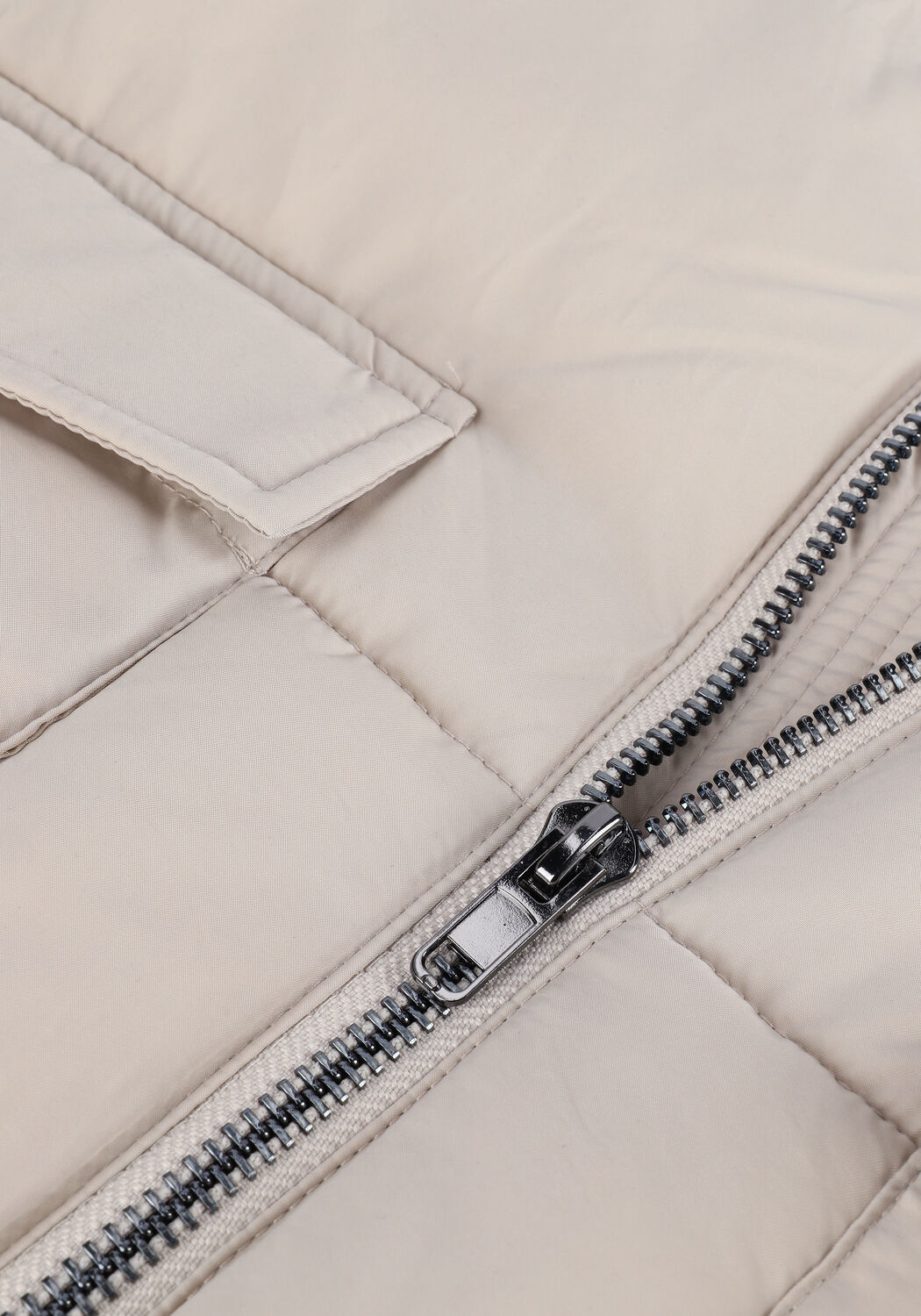 OBJECT Veste matelass&eacute; OBJZHANNA L/S LONG JACKET NOOS en beige - large