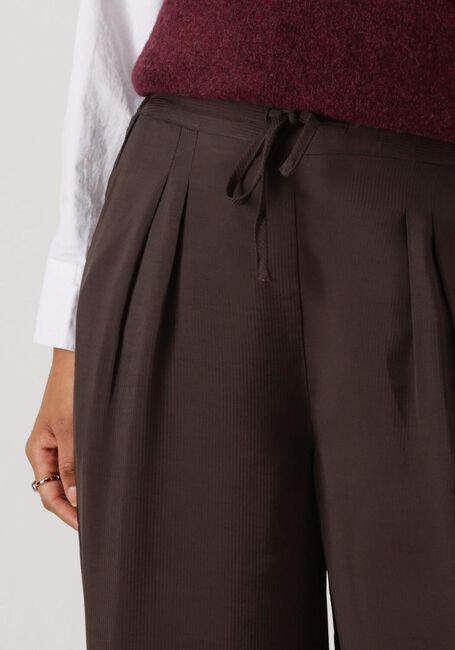 Bruine BY-BAR Wijde broek UMA SATIN STRIPE PANTS - large