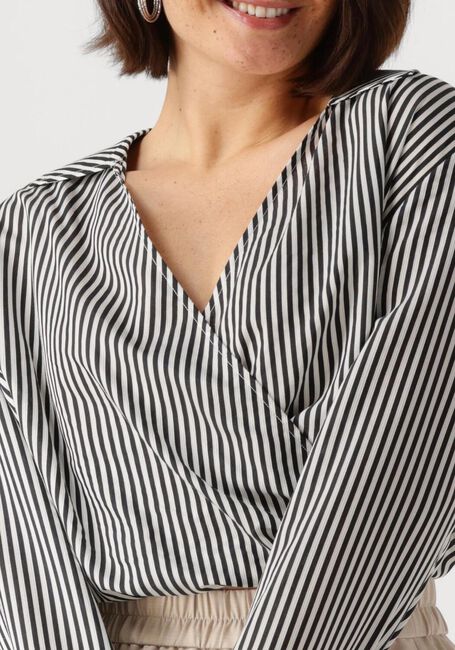 ANOTHER LABEL ELSIE TOP L/S Blouses en noir - large