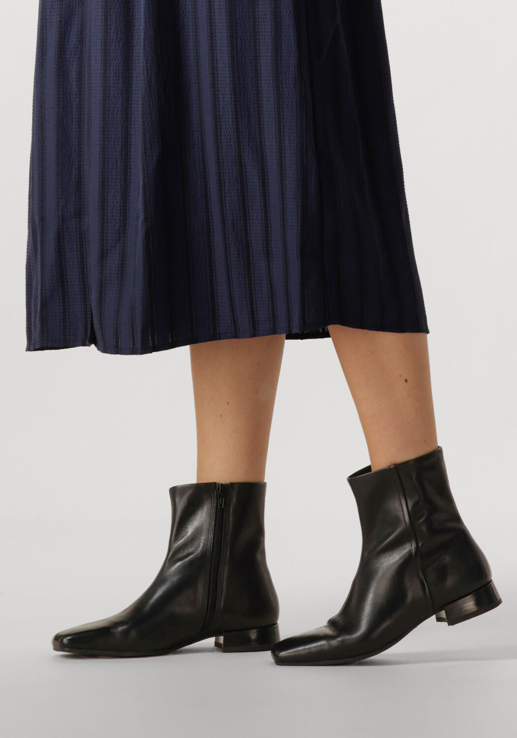 Zwarte VAGABOND SHOEMAKERS Enkellaarsjes MONA 5955 - large