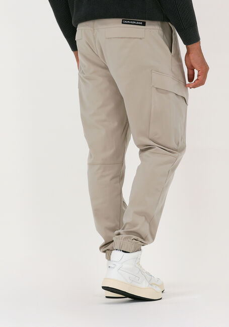 CALVIN KLEIN Pantalon cargo TECHNICAL CARGO PANT en beige - large