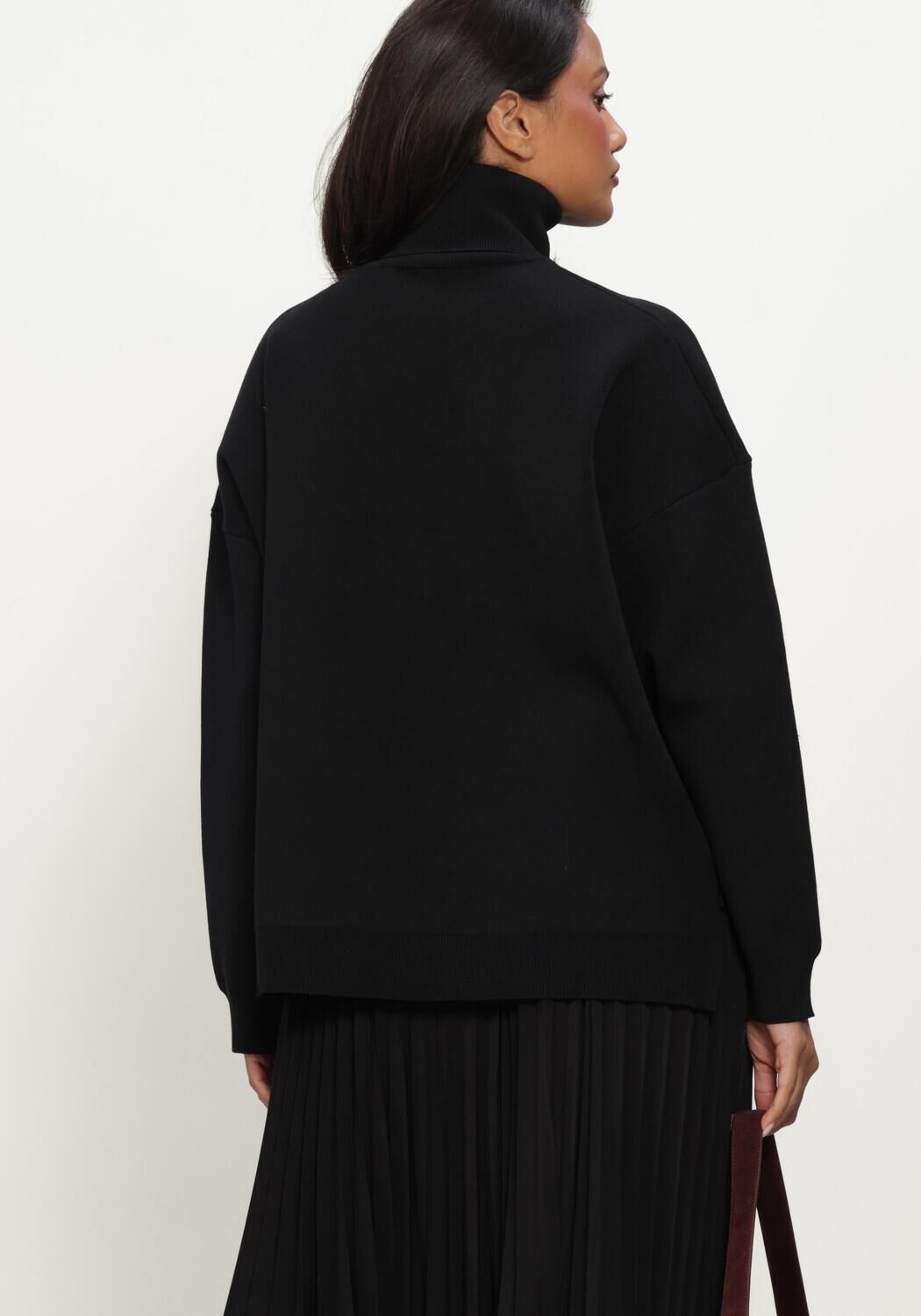 OMODA ATELIER Pull OM-DANA X QUINTY en noir - large