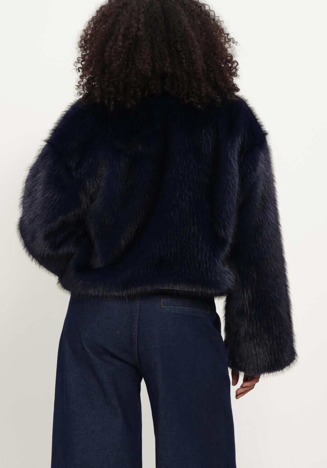 STUDIO AMAYA Manteau en fausse fourrure ZURI JACKET - BLUE Bleu fonc&eacute; - large