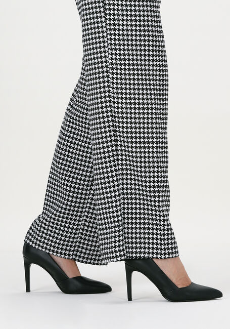 CALVIN KLEIN Escarpins ESSENTIAL PUMP 90 en noir - large