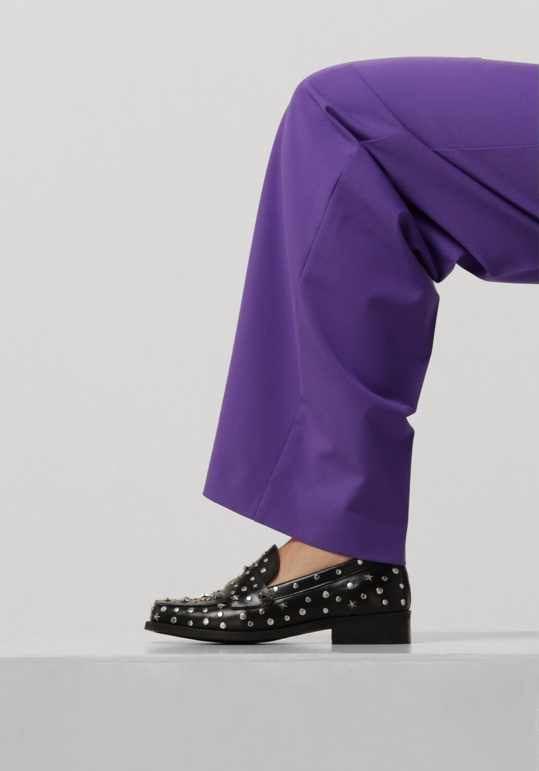 FABIENNE CHAPOT PIM STUDS Loafers en noir - large