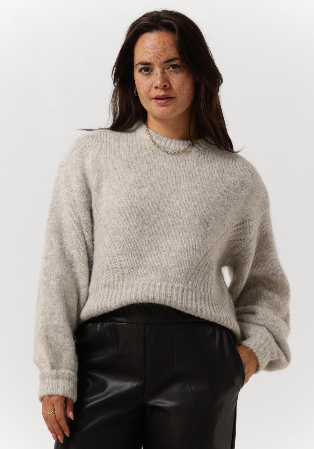 Lichtgrijze GESTUZ Trui DIANKAGZ PULLOVER Omoda