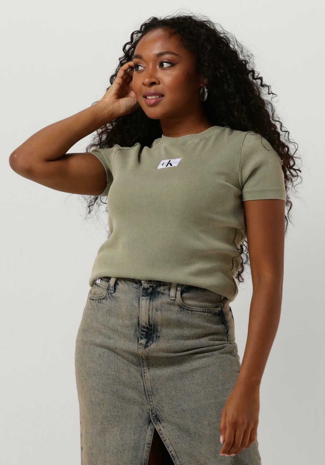 Groene CALVIN KLEIN T shirt LABEL WASHED RIB SLIM TEE Omoda