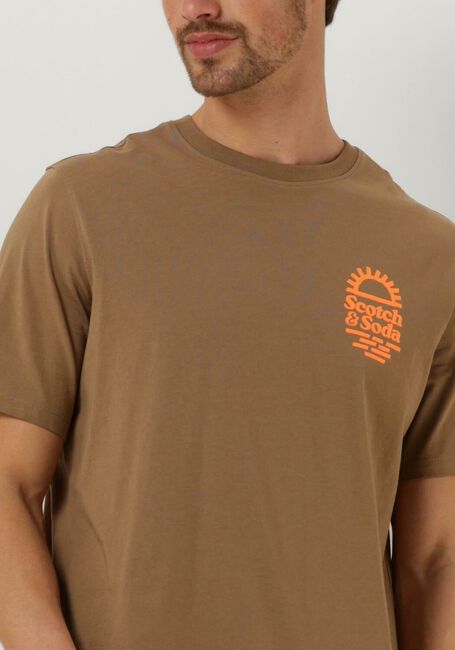 SCOTCH & SODA T-shirt LEFT CHEST ARTWORK T-SHIRT Kaki - large
