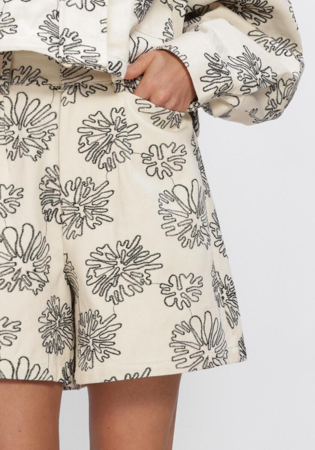 AMAYA AMSTERDAM RILEY SHORT Jeans en blanc - large