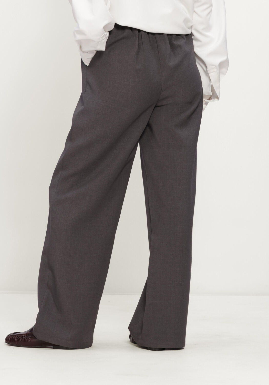 STUDIO AMAYA Pantalon large JASMIN PANTS Gris fonc&eacute; - large