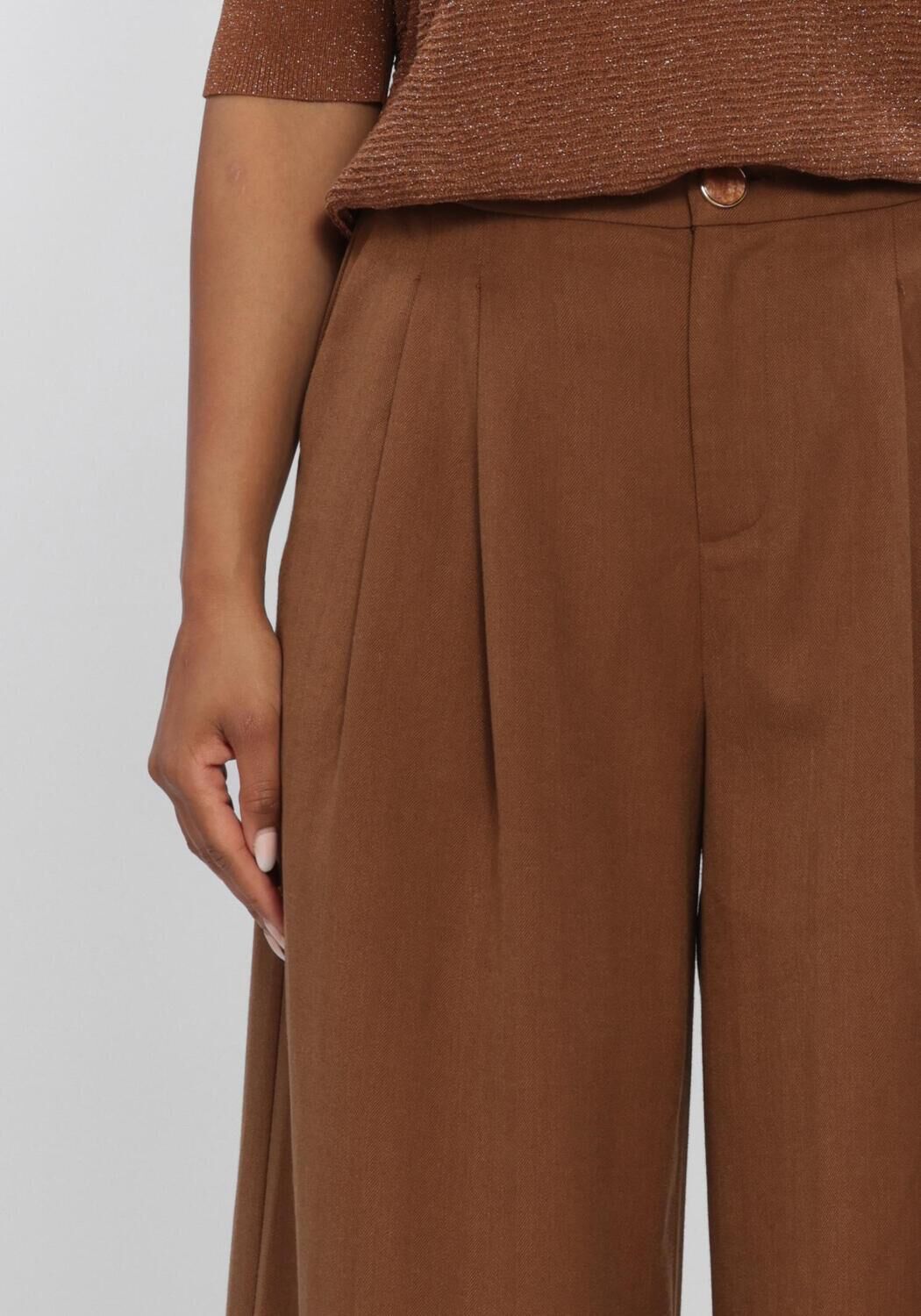 NUKUS Pantalon large BODINE PANTS en marron - large