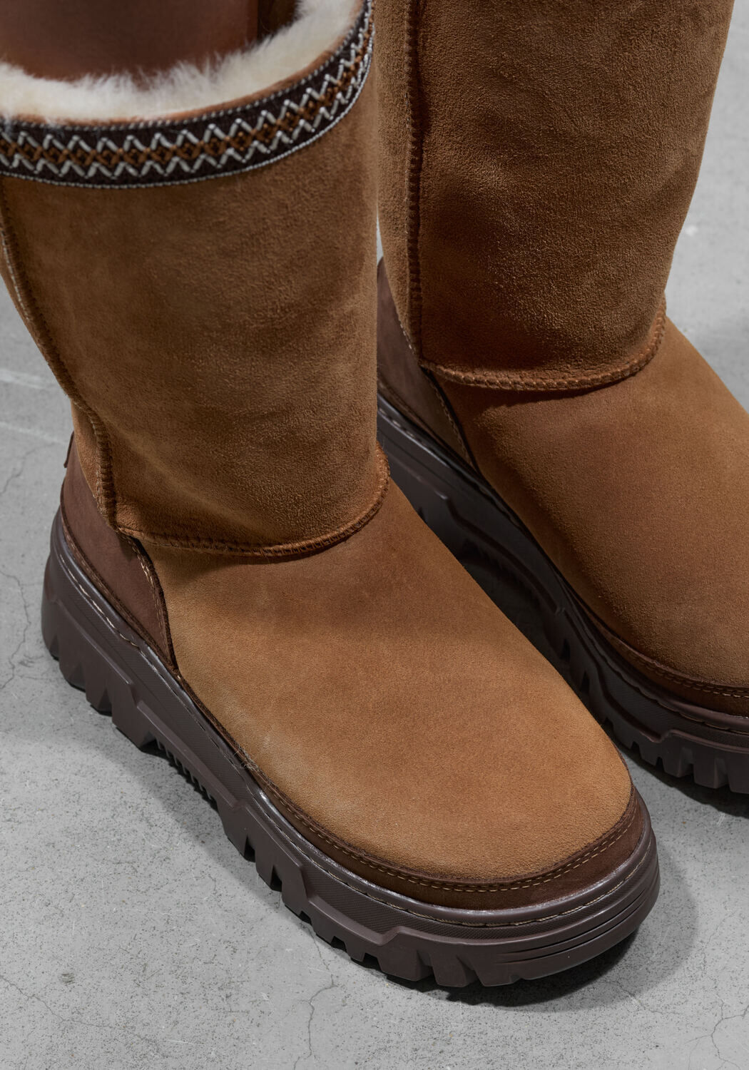 Cognac UGG  CLASSIC TALL TRAILGAZER - large