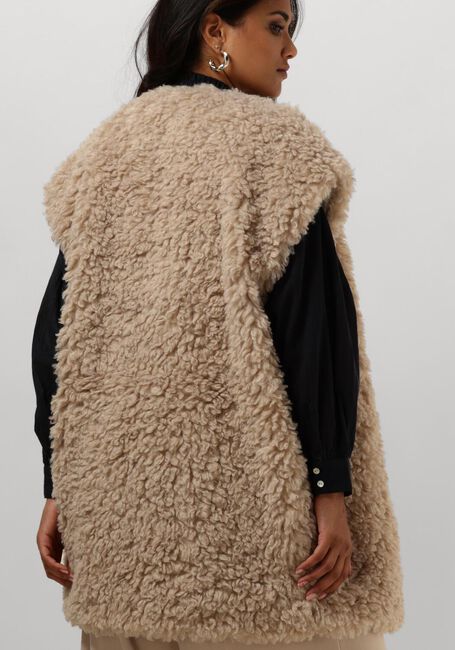 Ecru RUBY TUESDAY Gilet CHRISSIE FAKE FUR LONG GILET - large