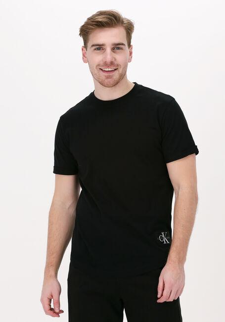 CALVIN KLEIN T-shirt BADGE TURN UP SLEEVE en noir - large