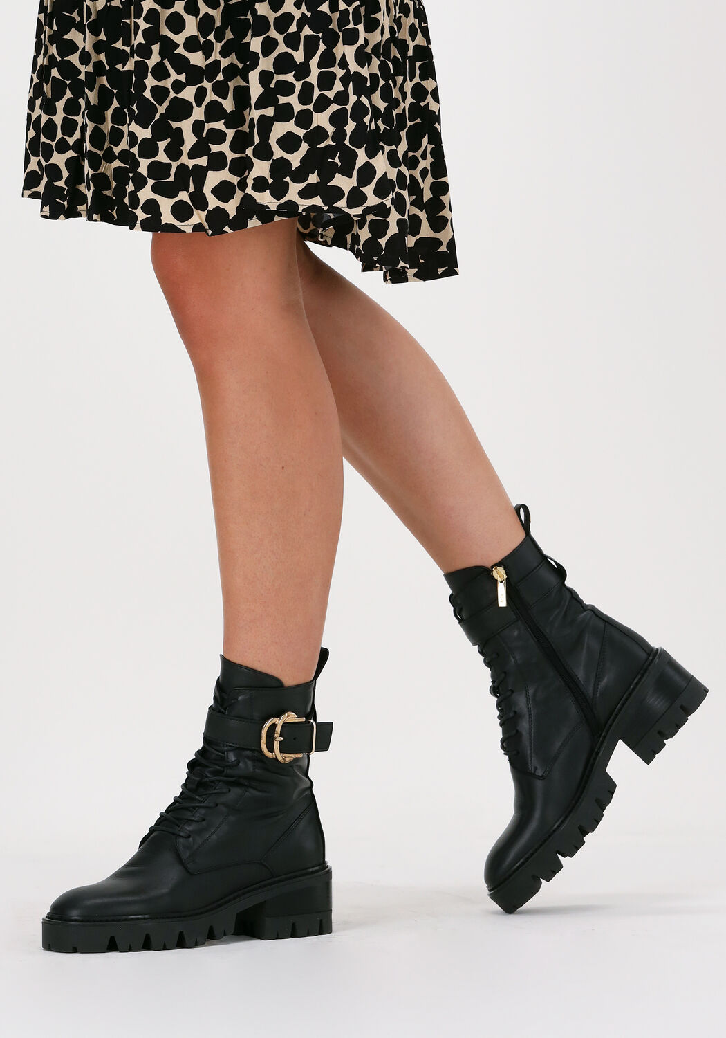 NOTRE-V Bottines &agrave; lacets AN1400 en noir - large