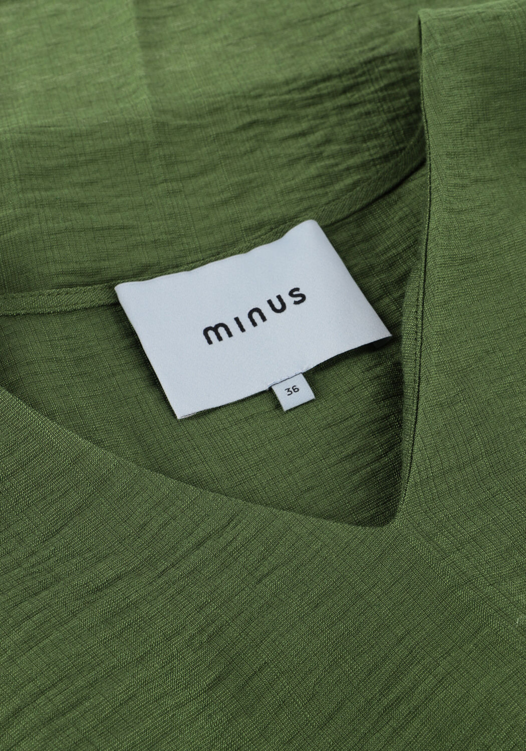 Groene MINUS  SERIA V-NECK BLOUSE - large