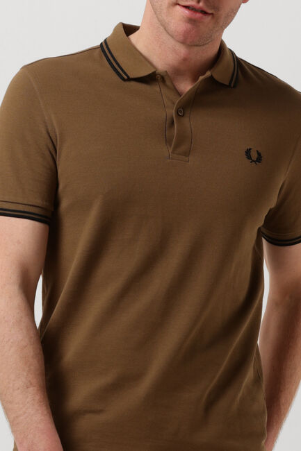 FRED PERRY Polo TWIN TIPPED FRED PERRY SHIRT en camel - large