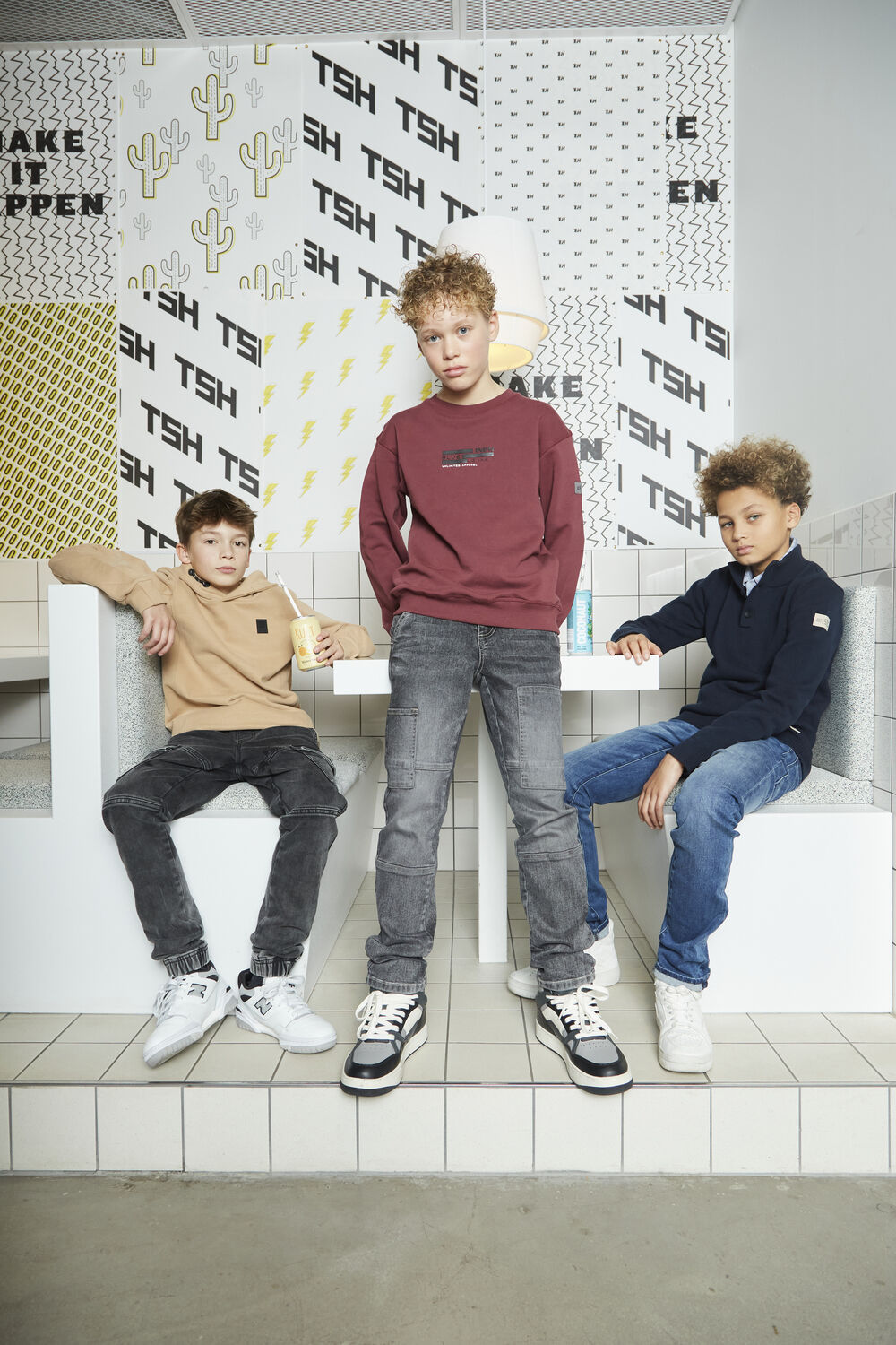 INDIAN BLUE JEANS Jeans tapered JAY TAPERED FIT en bleu - large