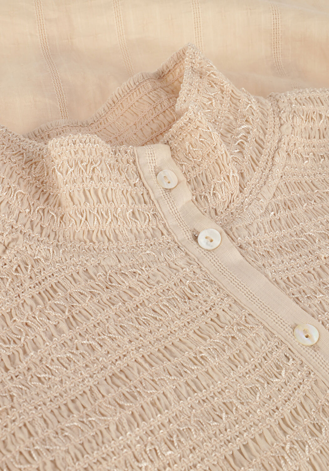 RUBY TUESDAY KAYA COLL SMOCK AND PINTUCK BLOUSE Blouses en beige - large