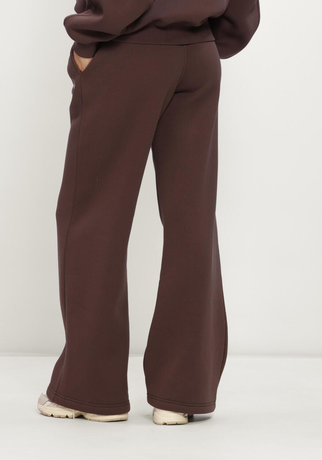 THE LOLA CLUB Pantalon &eacute;vas&eacute; EBONY PANTS en marron - large