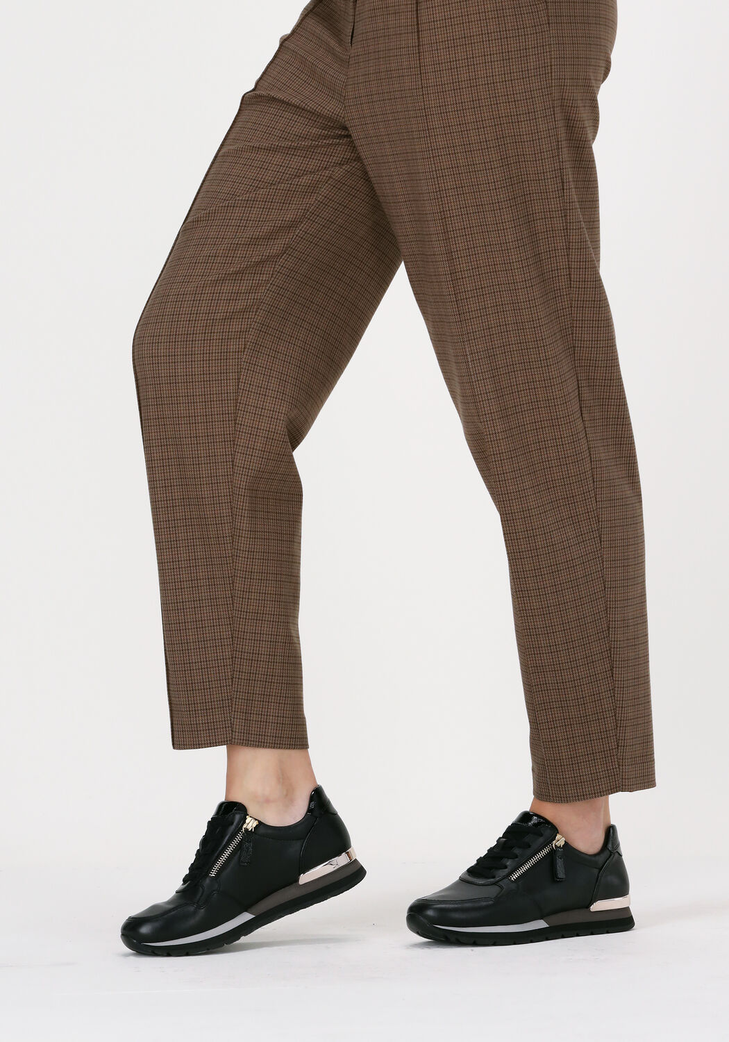 GABOR Baskets basses 364 en noir - large